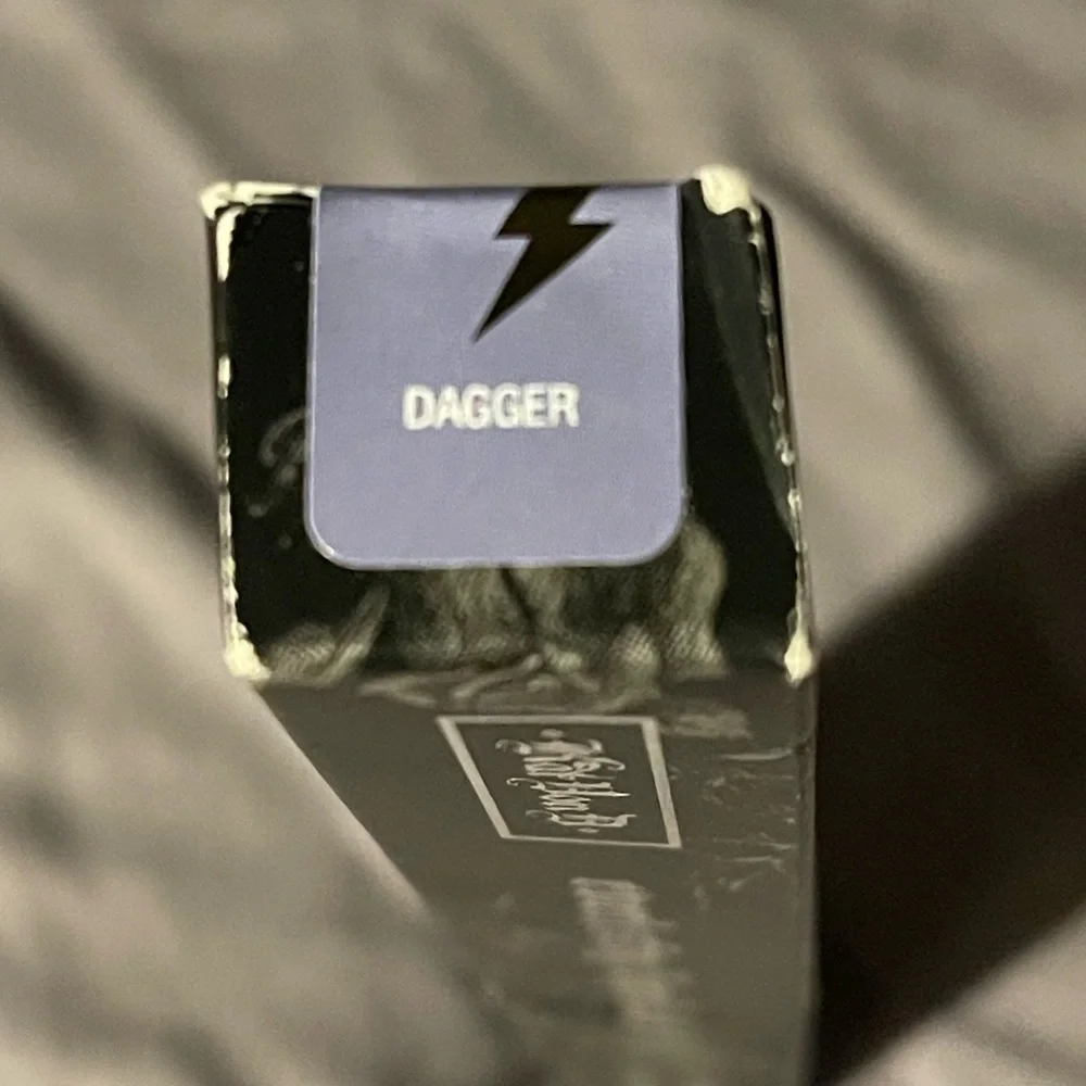 Kat Von D Dagger Everlasting Liquid Lipstick